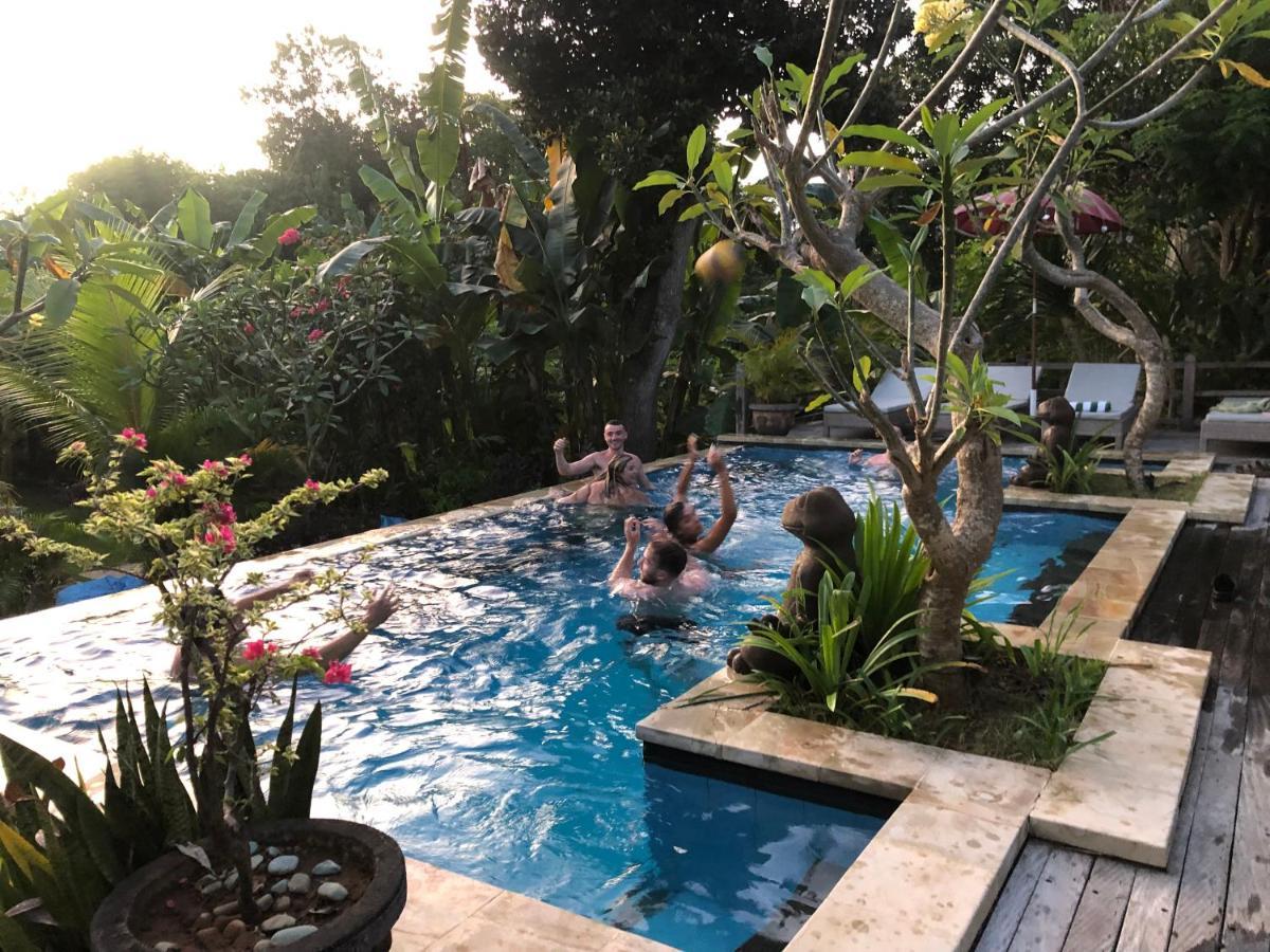 Le Biu Garden View Hotel Lembongan Exterior photo