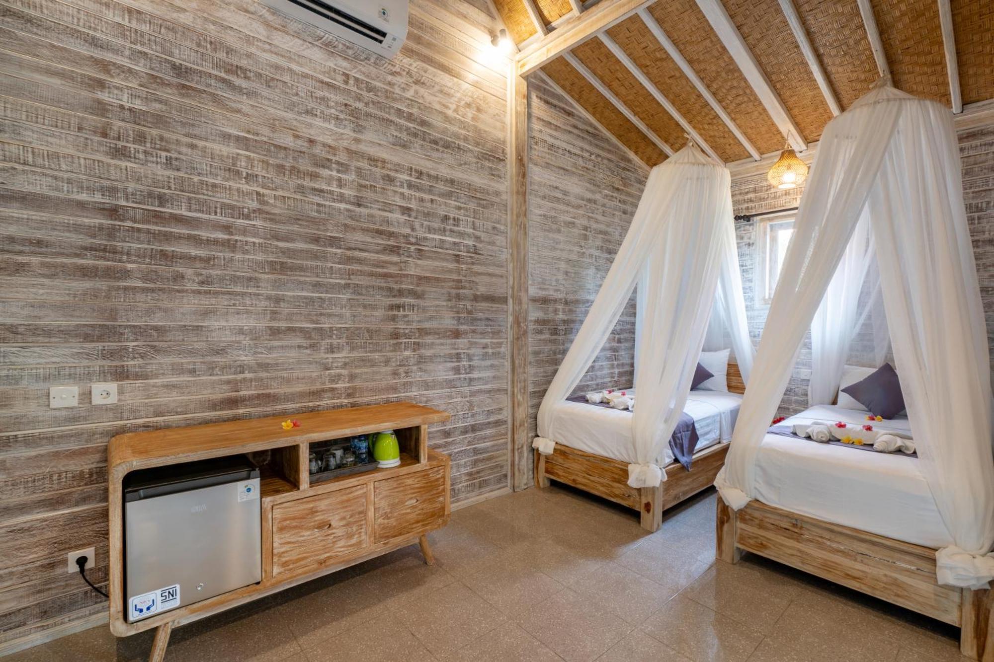 Le Biu Garden View Hotel Lembongan Exterior photo