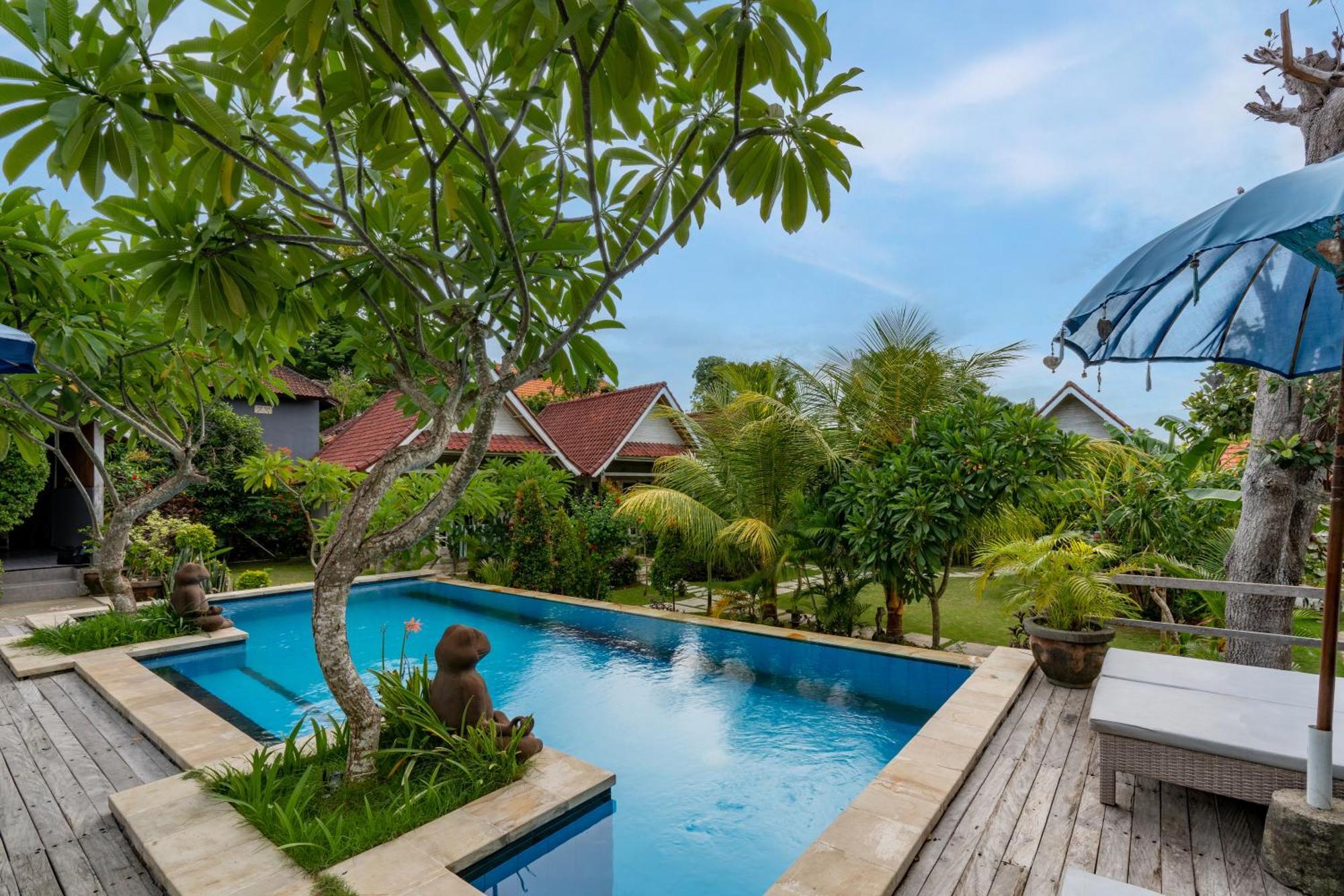 Le Biu Garden View Hotel Lembongan Exterior photo