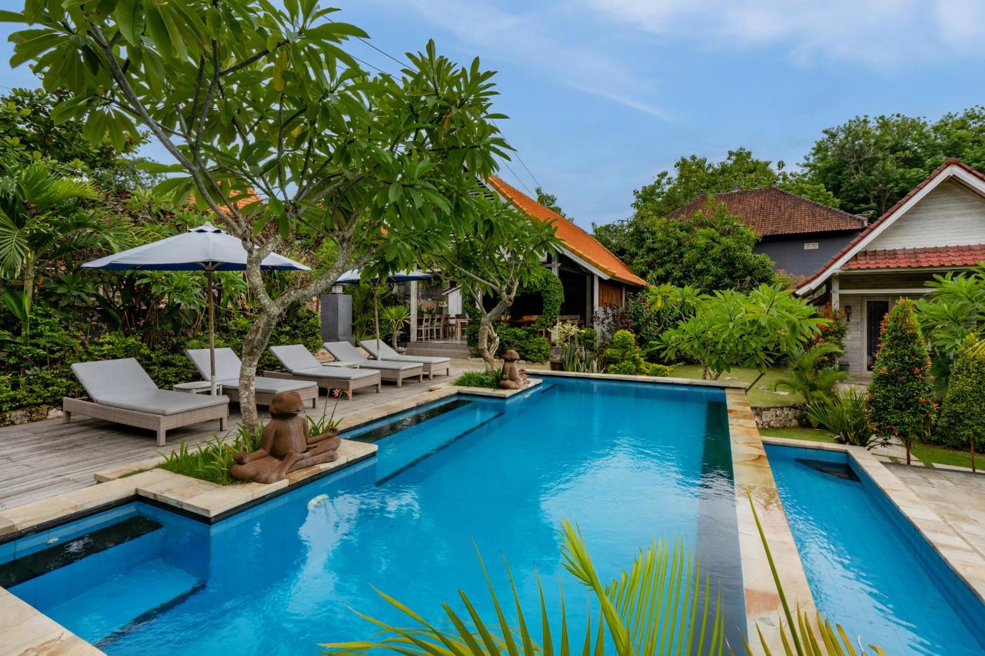 Le Biu Garden View Hotel Lembongan Exterior photo