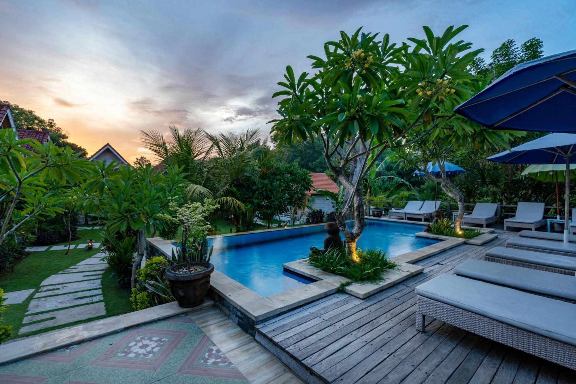 Le Biu Garden View Hotel Lembongan Exterior photo