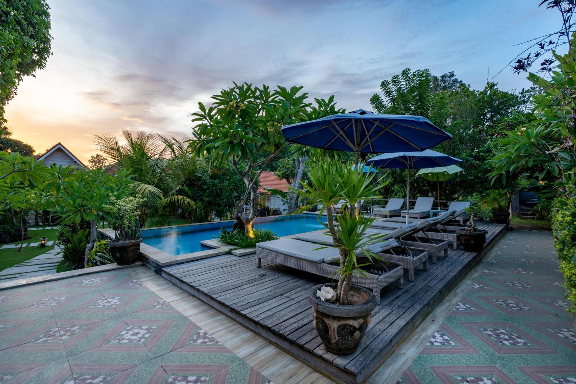 Le Biu Garden View Hotel Lembongan Exterior photo
