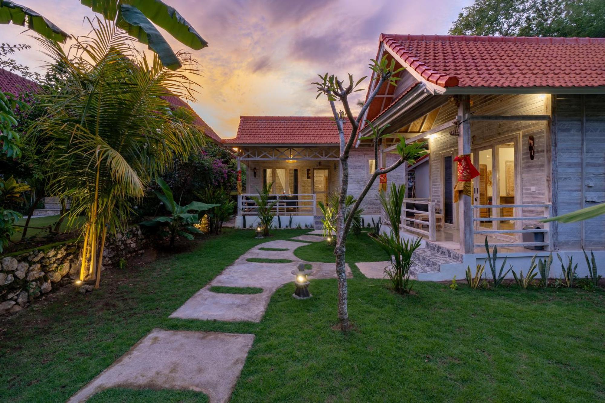 Le Biu Garden View Hotel Lembongan Exterior photo