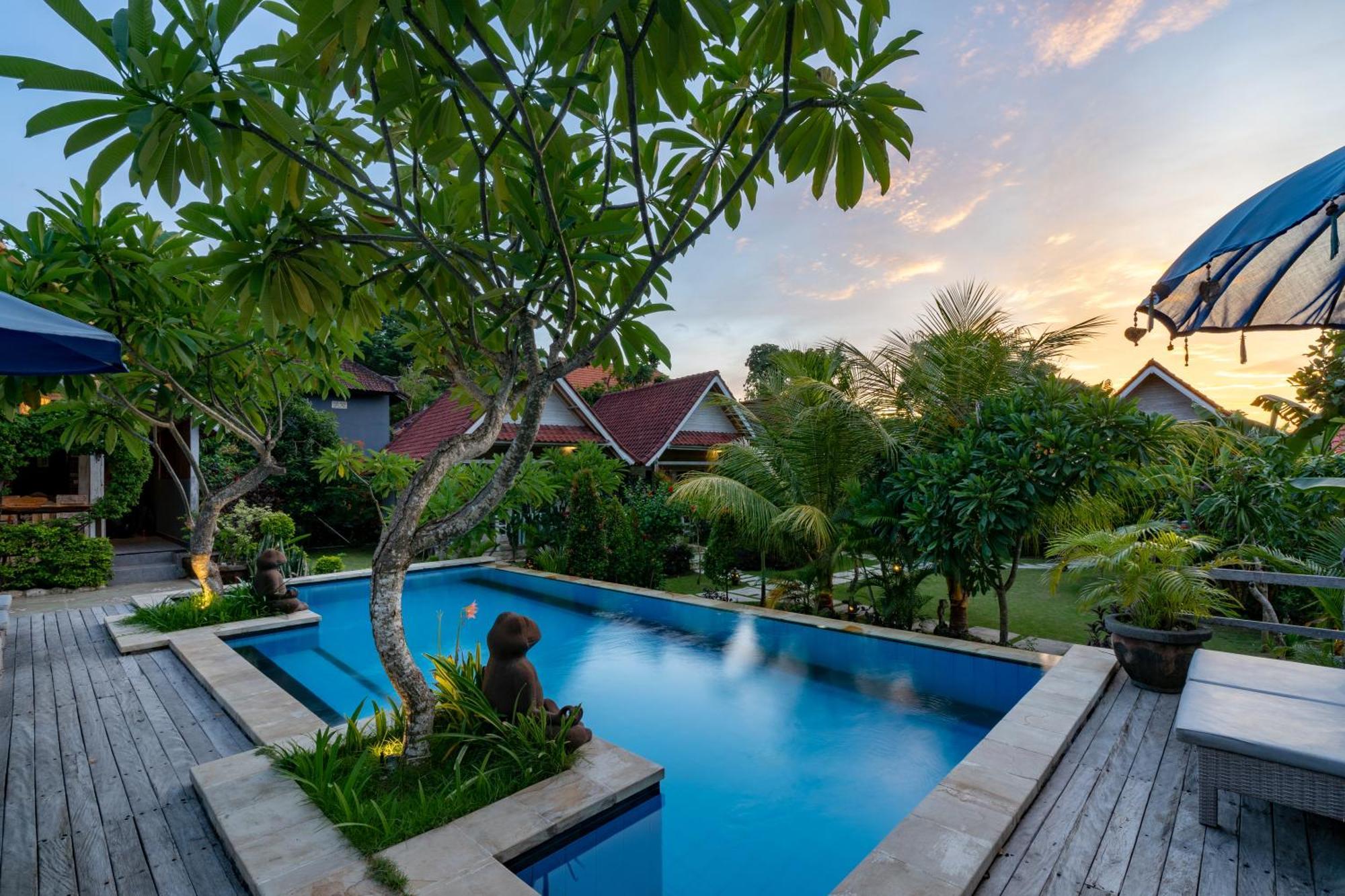 Le Biu Garden View Hotel Lembongan Exterior photo