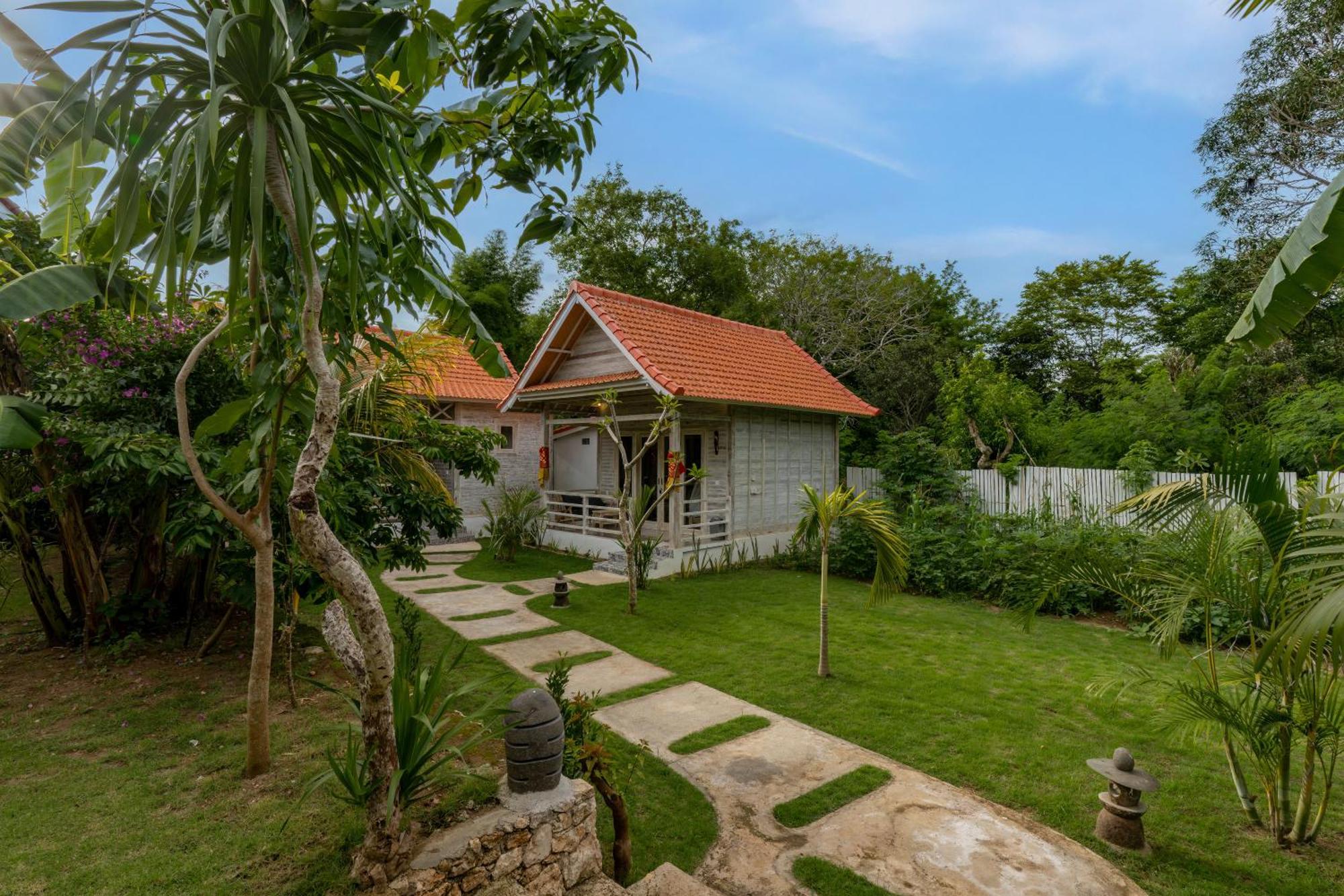 Le Biu Garden View Hotel Lembongan Exterior photo