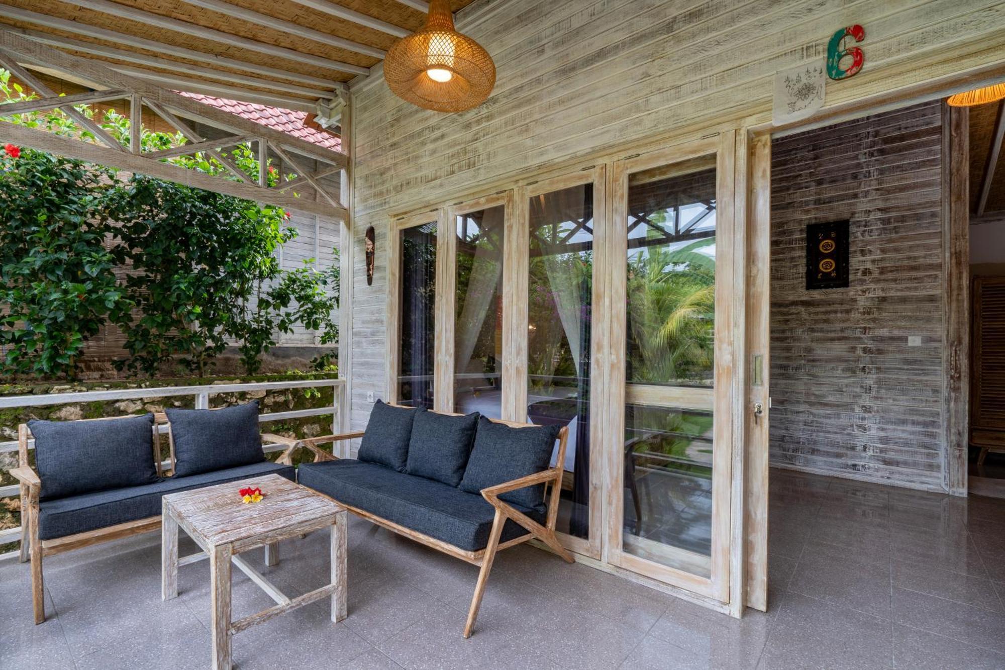Le Biu Garden View Hotel Lembongan Exterior photo